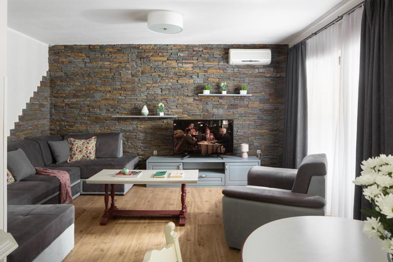 Villa Vesna With Sauna, Hot Tub Potpićan Dış mekan fotoğraf