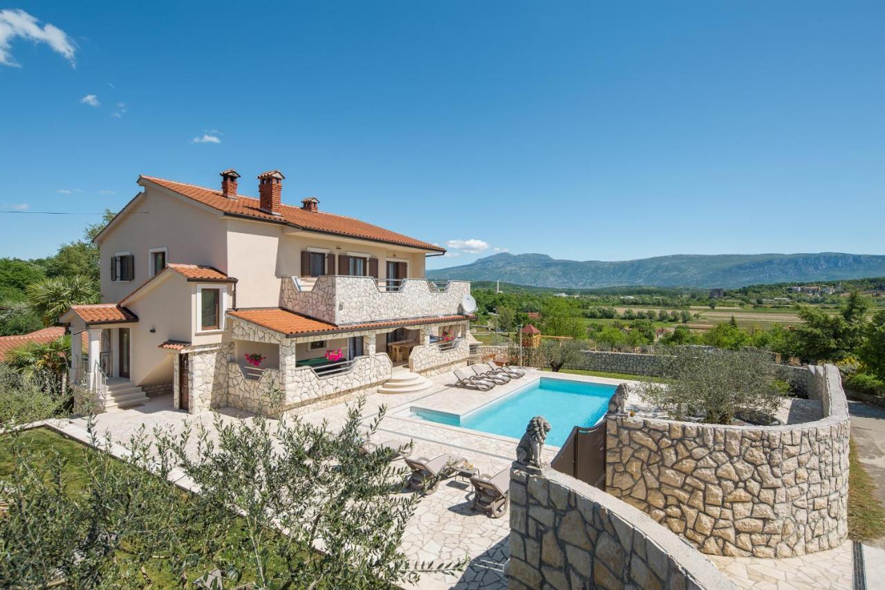 Villa Vesna With Sauna, Hot Tub Potpićan Dış mekan fotoğraf