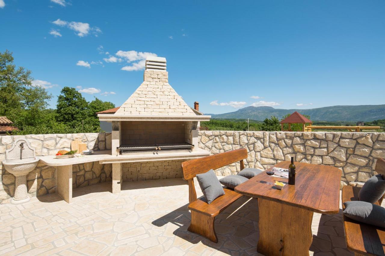 Villa Vesna With Sauna, Hot Tub Potpićan Dış mekan fotoğraf